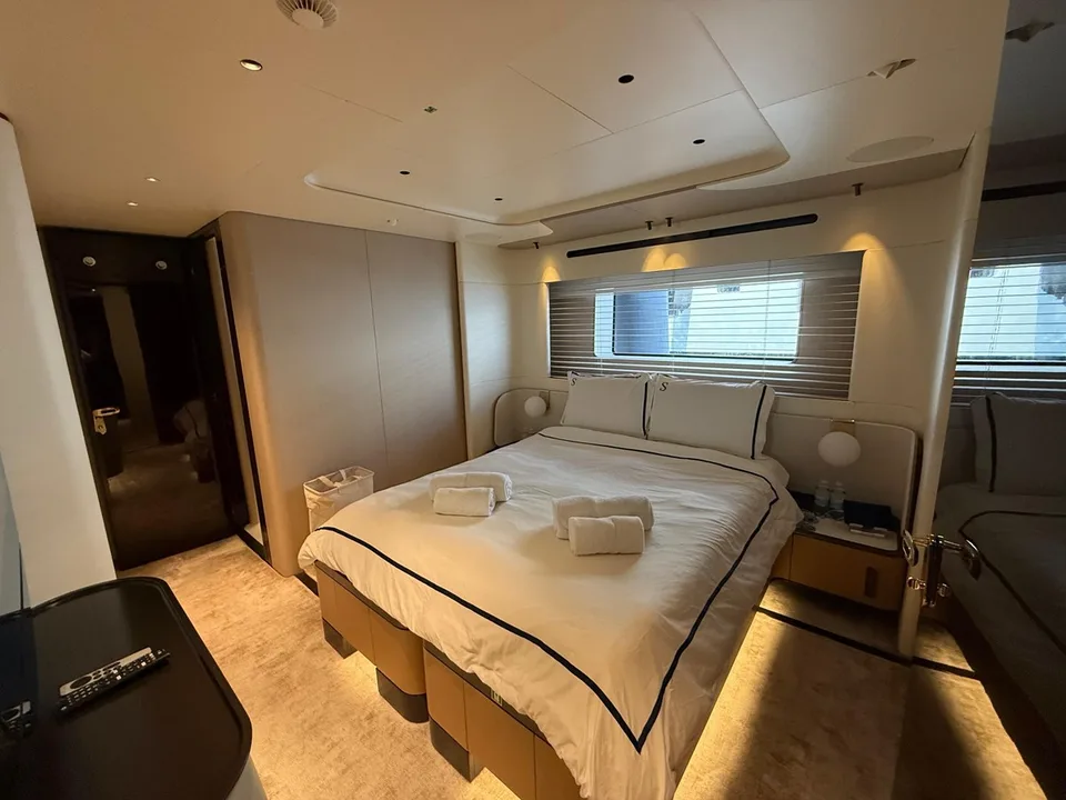 Azimut TRIDECK 38 M