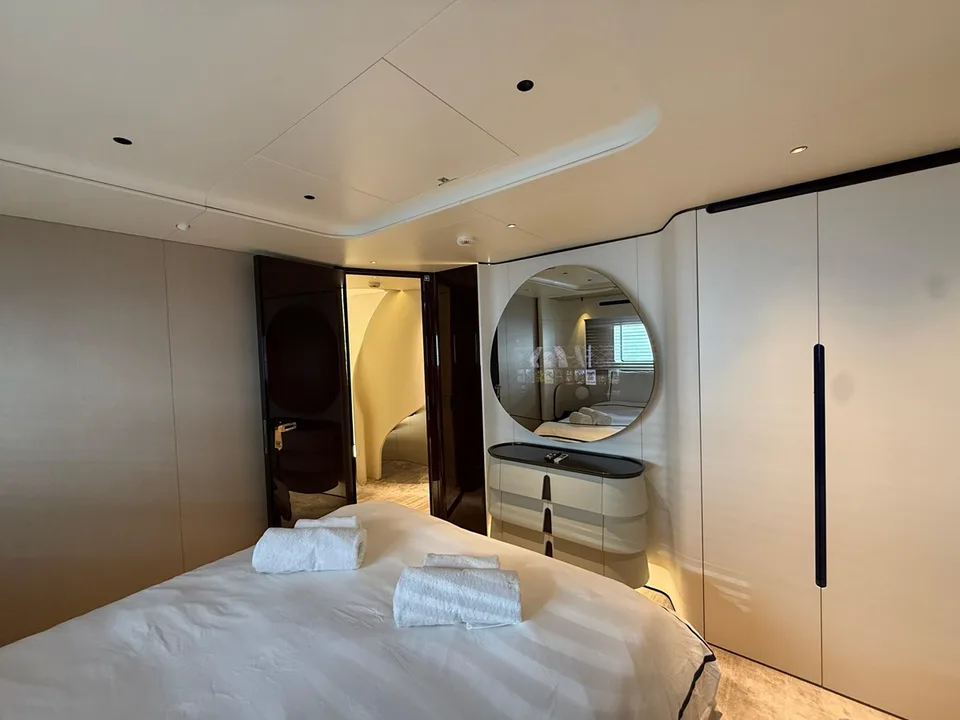 Azimut TRIDECK 38 M
