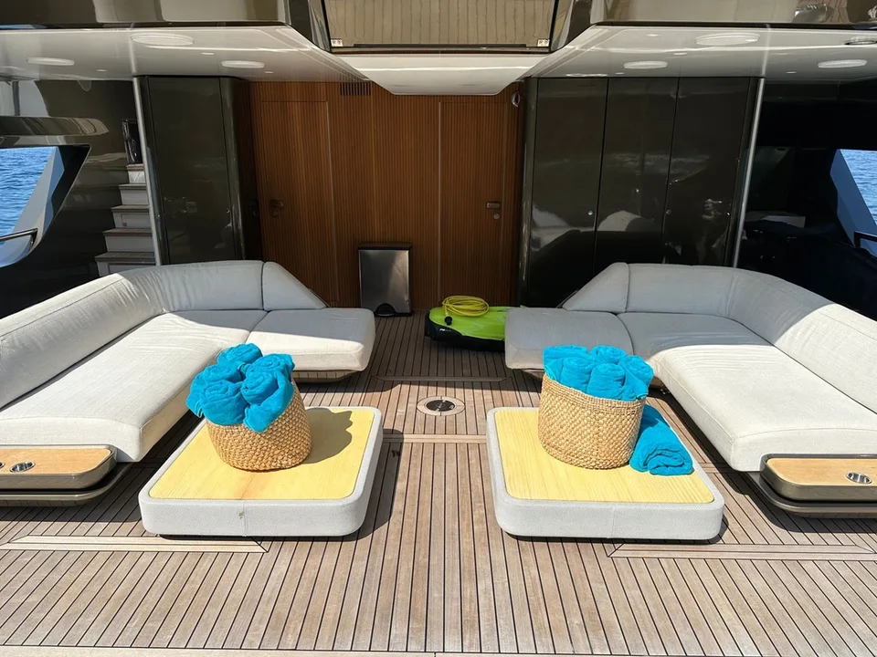 Azimut TRIDECK 38 M