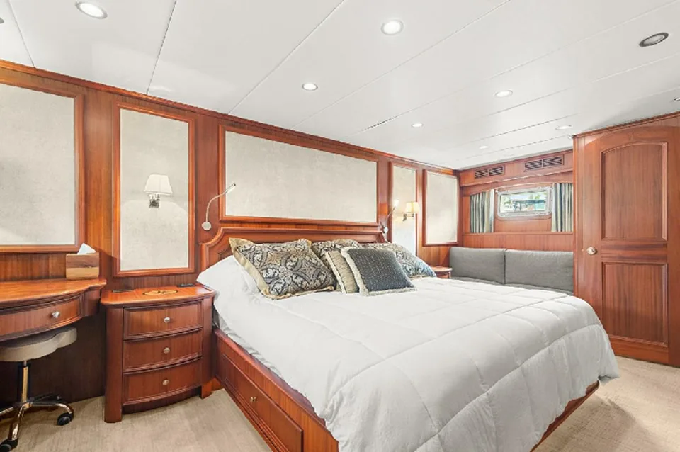Paragon Motor Cockpit Motor Yacht