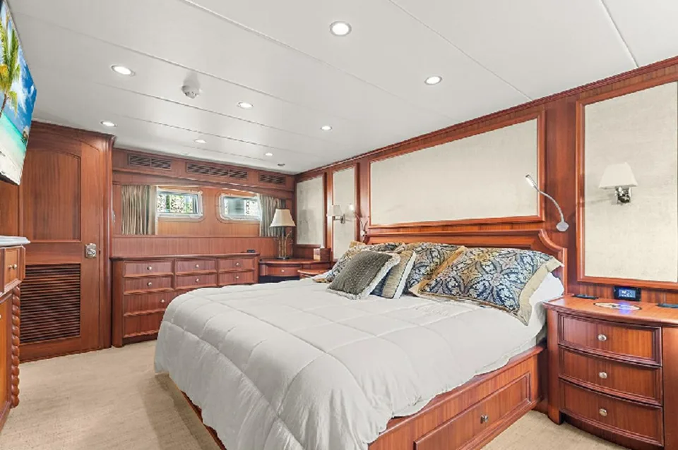 Paragon Motor Cockpit Motor Yacht