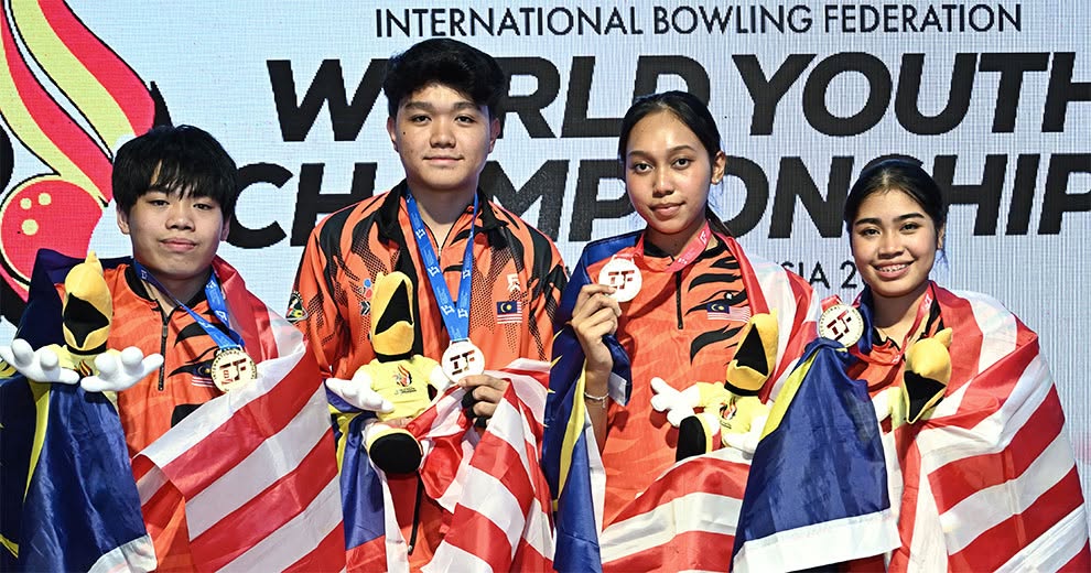 Malaysia's mixed team celebrating gold medal win at the World Youth Bowling Championships