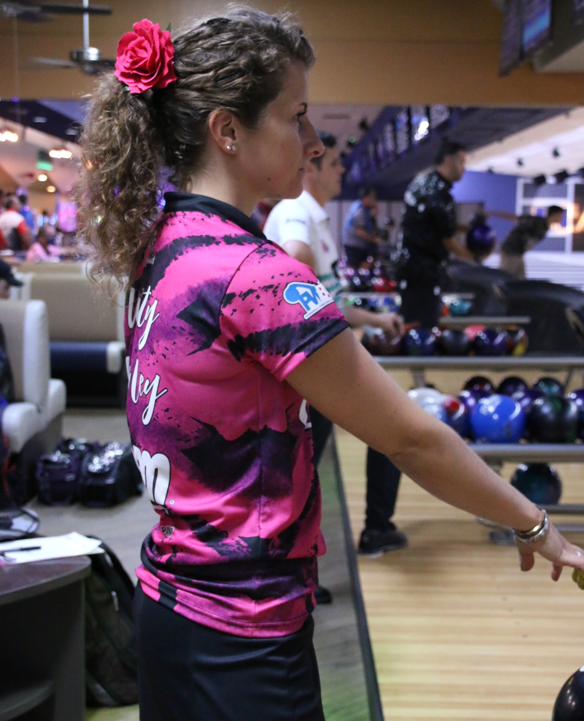 Verity Crawley bowling