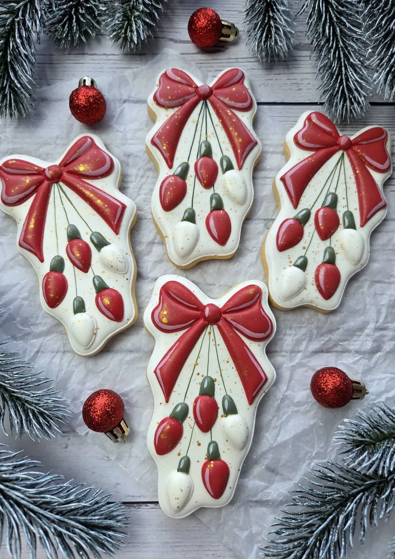 Christmas Lights Bow decorated cookie