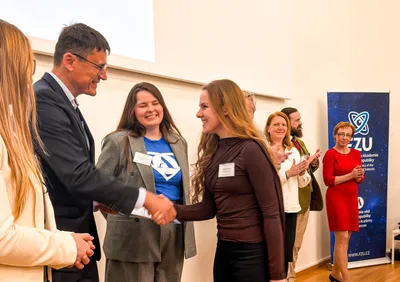 Adéla Podholová - vítězka v oborové skupině Přírodní a environmentální vědy