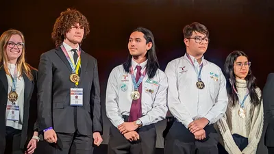 Diego Alejandro Portillo Abad - zlatá medaile v oboru Informační technologie