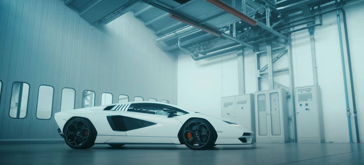 Lamborghini: Η νέα LPI 800-4 αποδίδει 814 ίππους