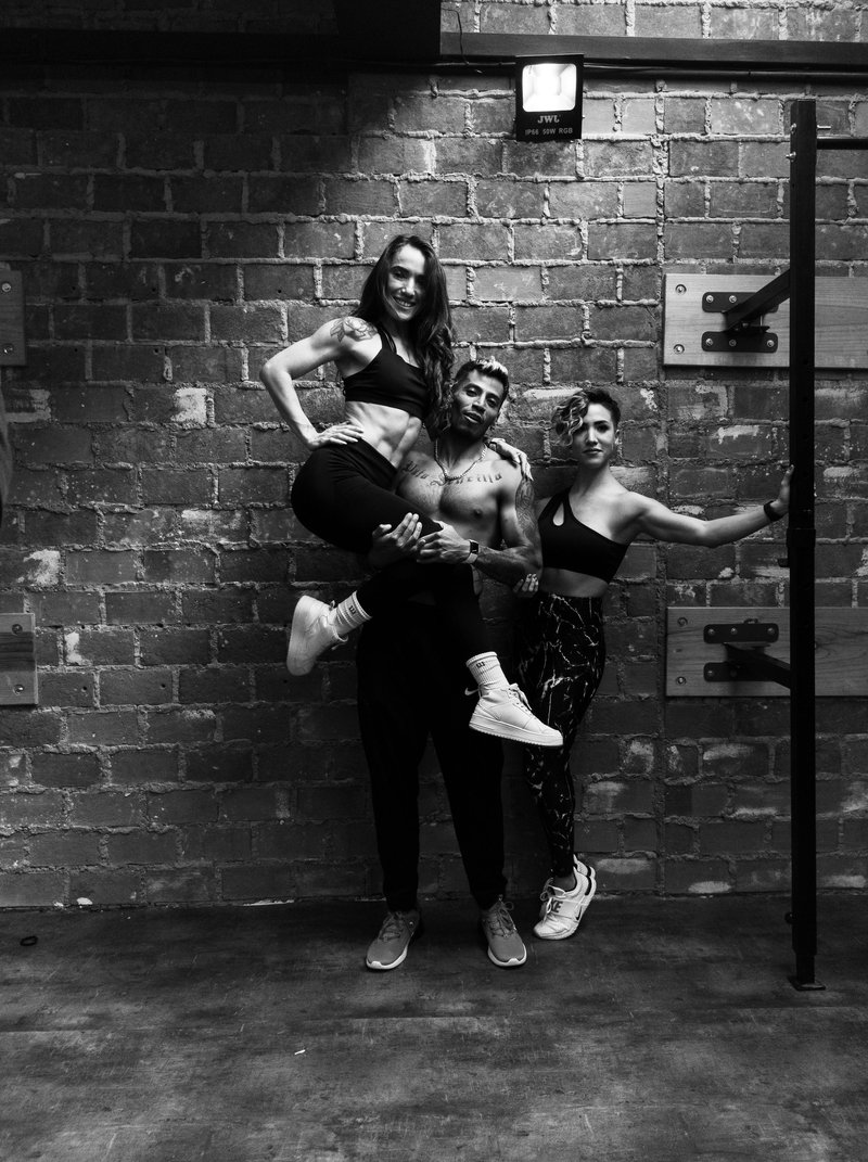 Man with Women at Gym · Free Stock Photo