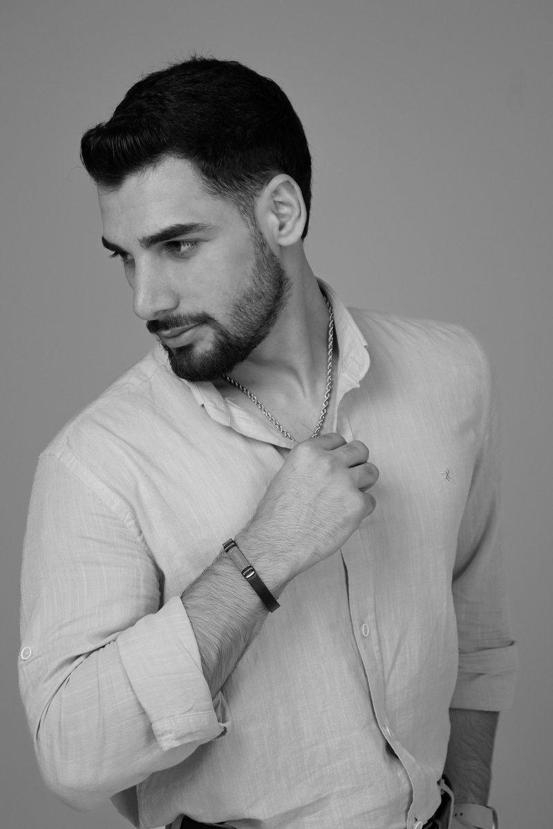 Black and White Portrait of a Thoughtful Man · Free Stock Photo