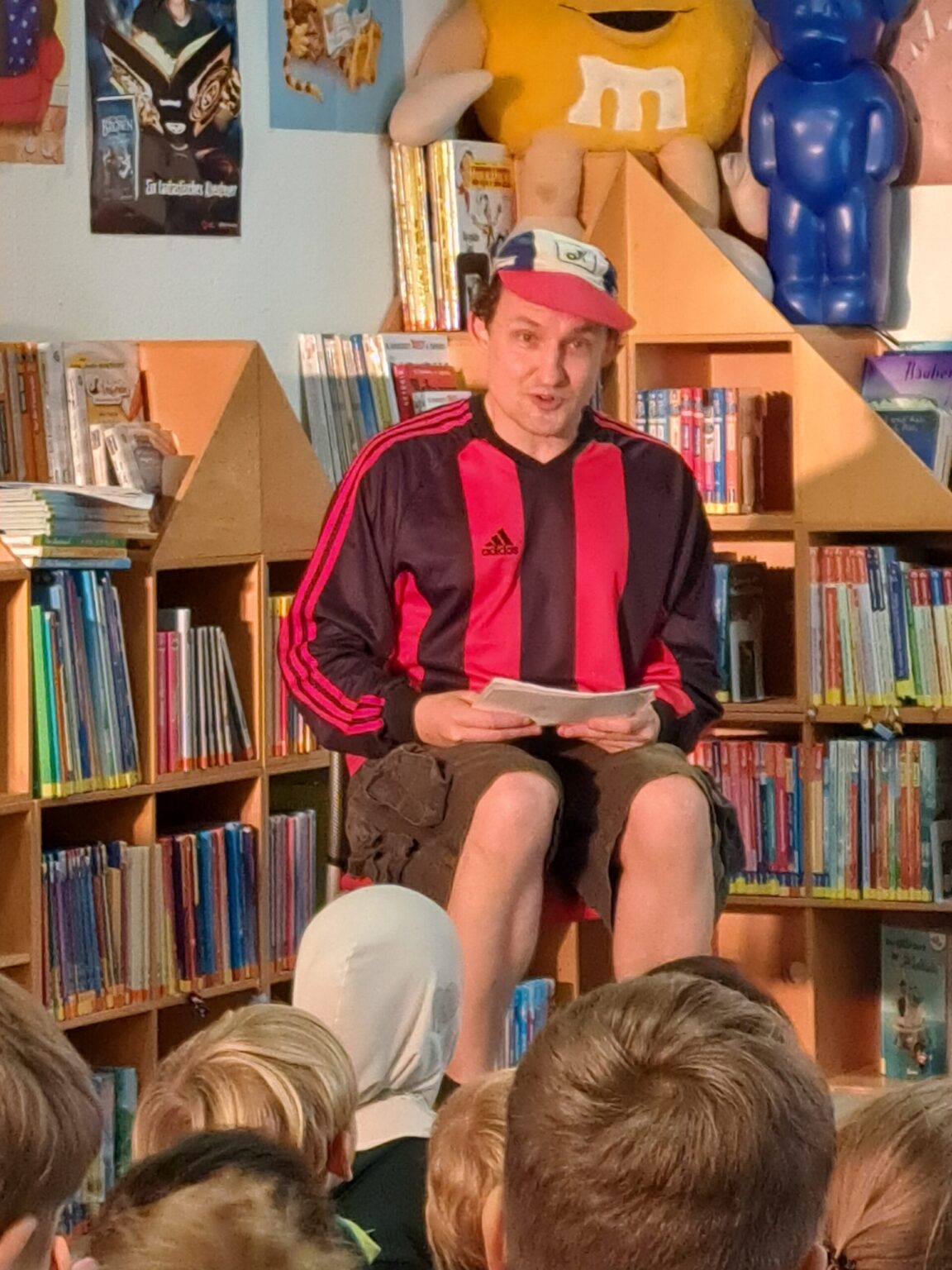 „Lausbubengeschichten“ mit Sylvia Burza und Freunde