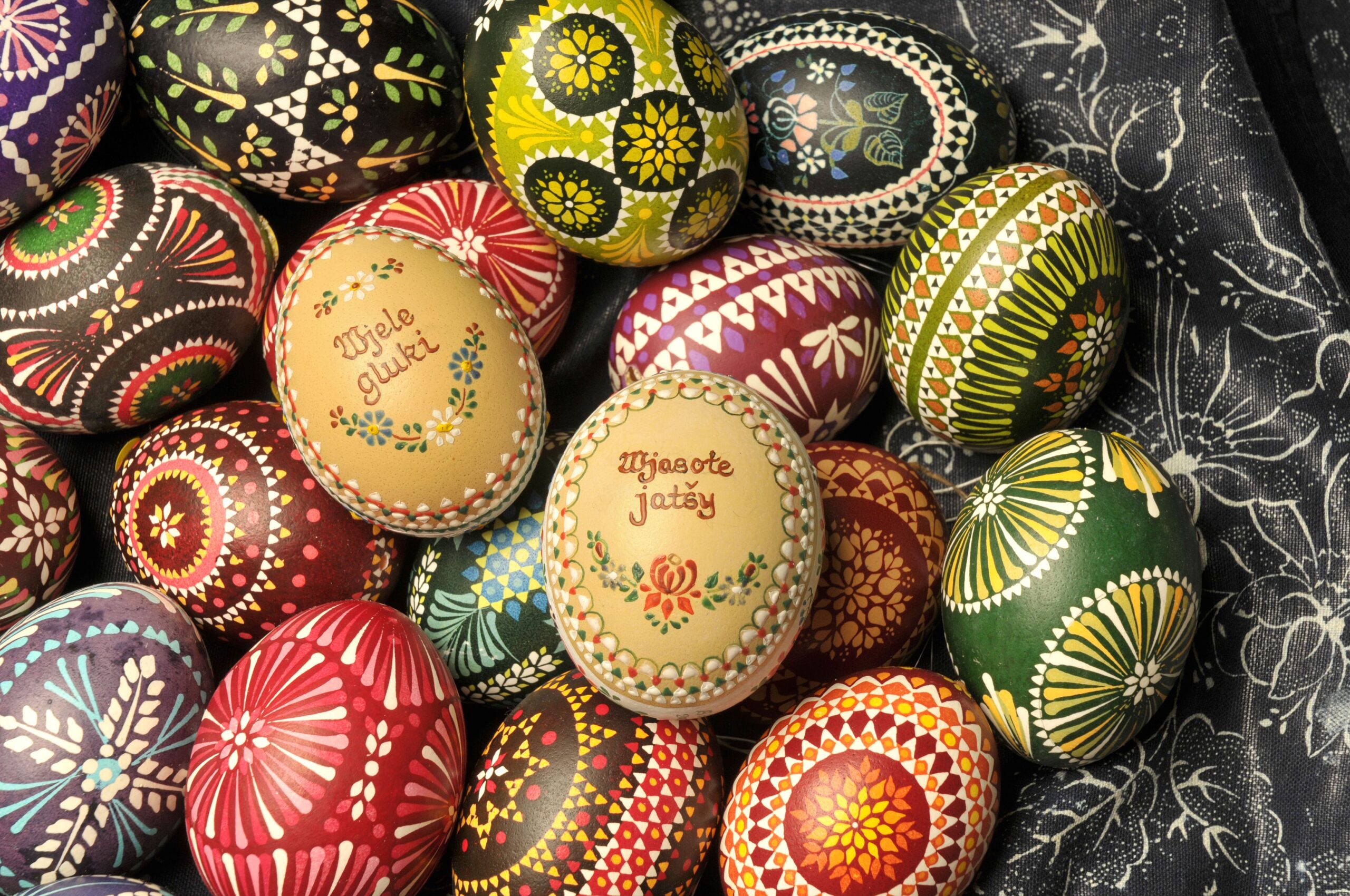 Sorbische Ostereier gestalten