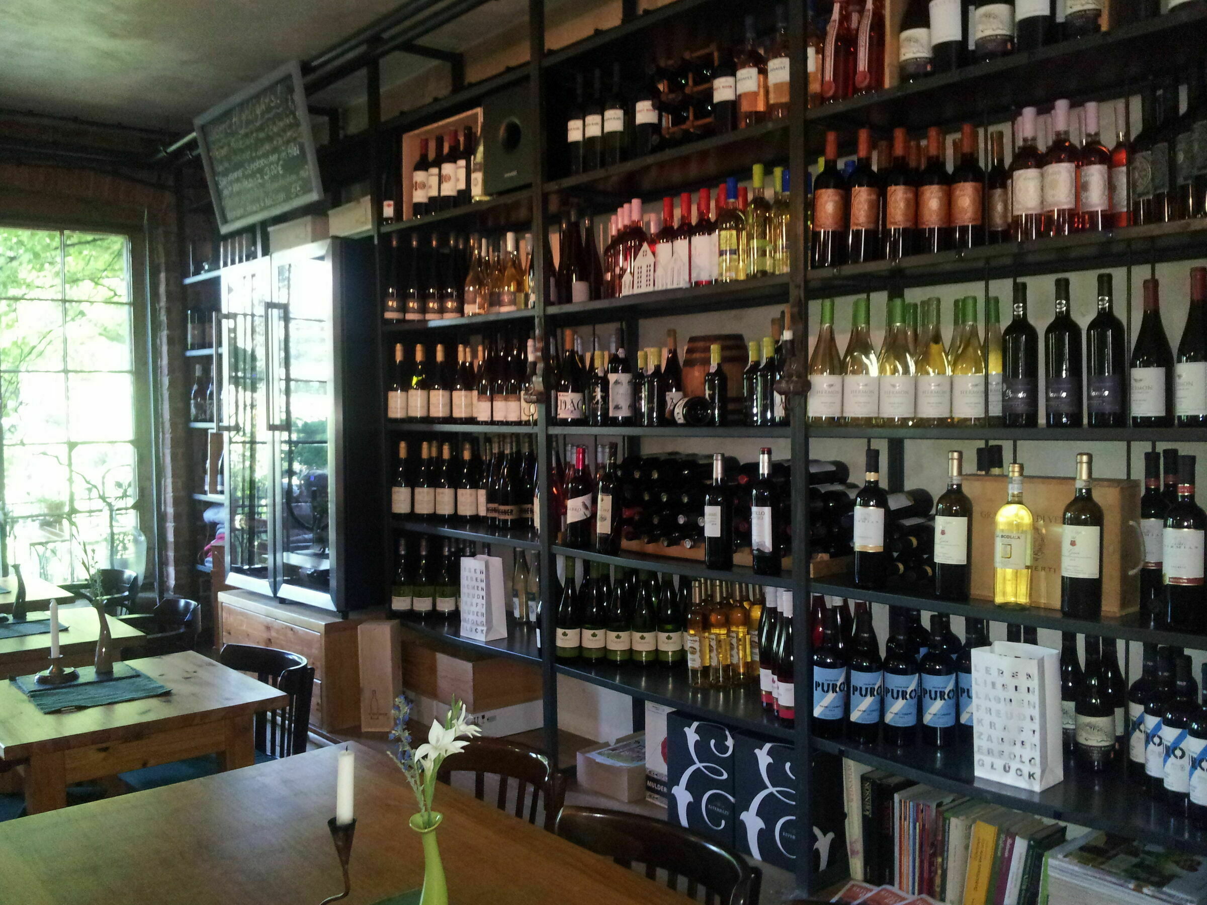 Weinladen am Kanal: Thomas Niedermayer ... SONGS FOR EVERYONE