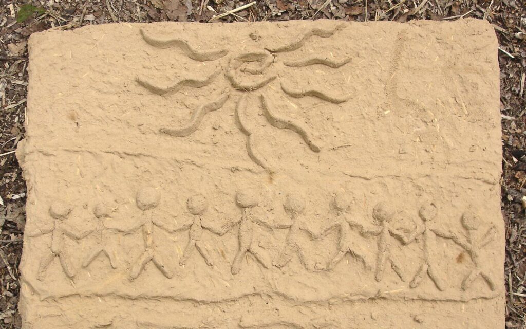 Matschen, Formen und Gestalten - Lehmwerkstatt für Kinder