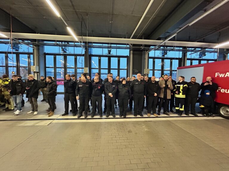 Übergabe von fünf neuen Fahrzeugen an Feuerwehr und Notfallseelsorge