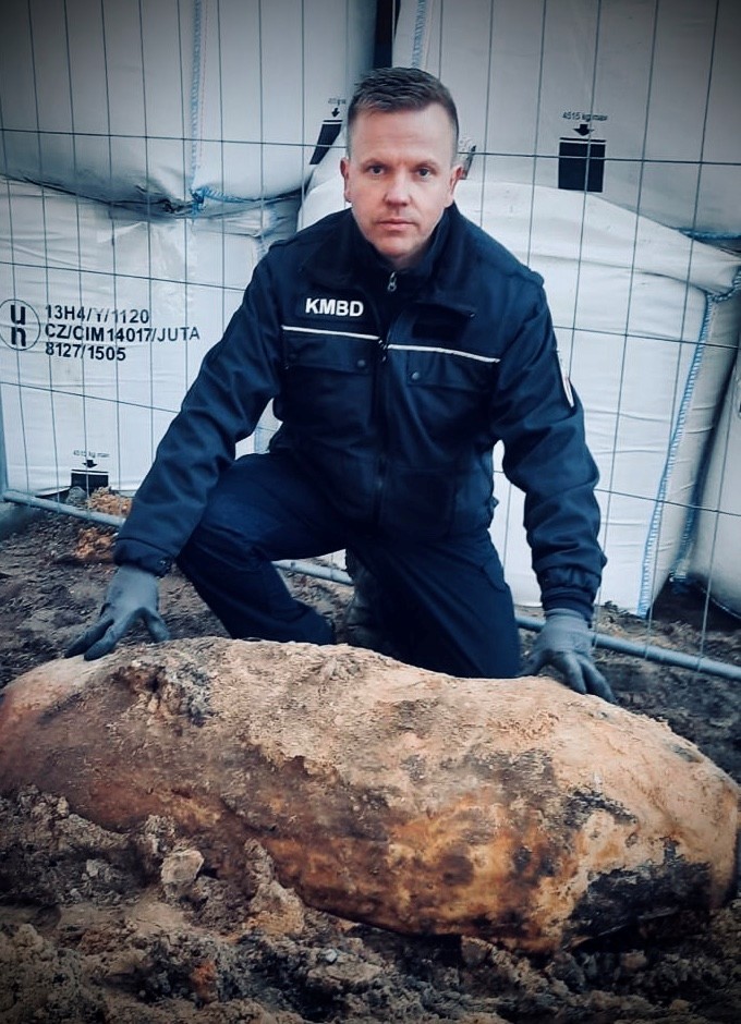 Enrico Schnick	- Die Bademeusel - Abenteuer aus zwei Büchern & echte Bombenentschärfer-Geschichten