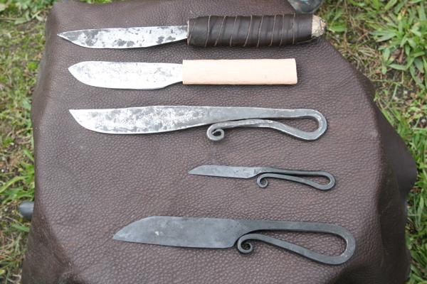 Aus der Glut geboren – Schmieden von historischem Besteck