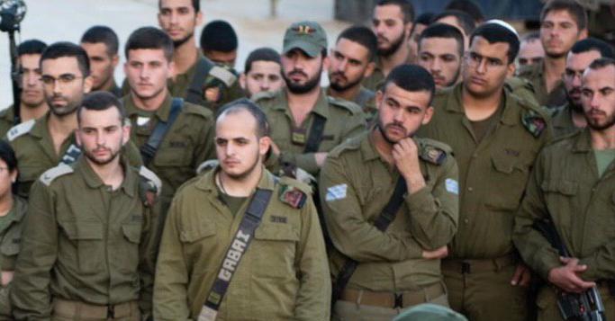 جُنود الإحتلال تلقو رشاوى و هرّبوا أسلحة إلى الضفة