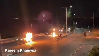 شُبان يتصدون لقوات الإحتلال بالزجاجات الحارقة