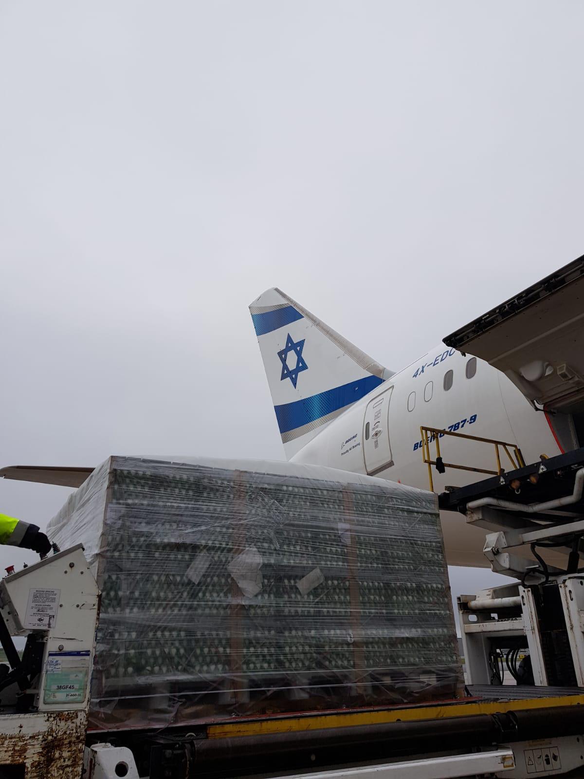 خمس طائرات تنقُل البيض إلى الكيان