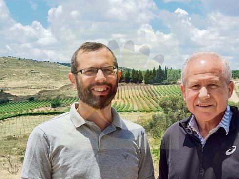 أين كان جدعون ساعر وآفي ديختر خلال محاكمة رئيس الوزراء يوم الأحد؟