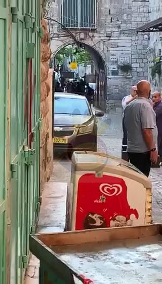 شُرطة الإحتلال تُطلق النار على شاب فلسطيني في البلدة القديمة