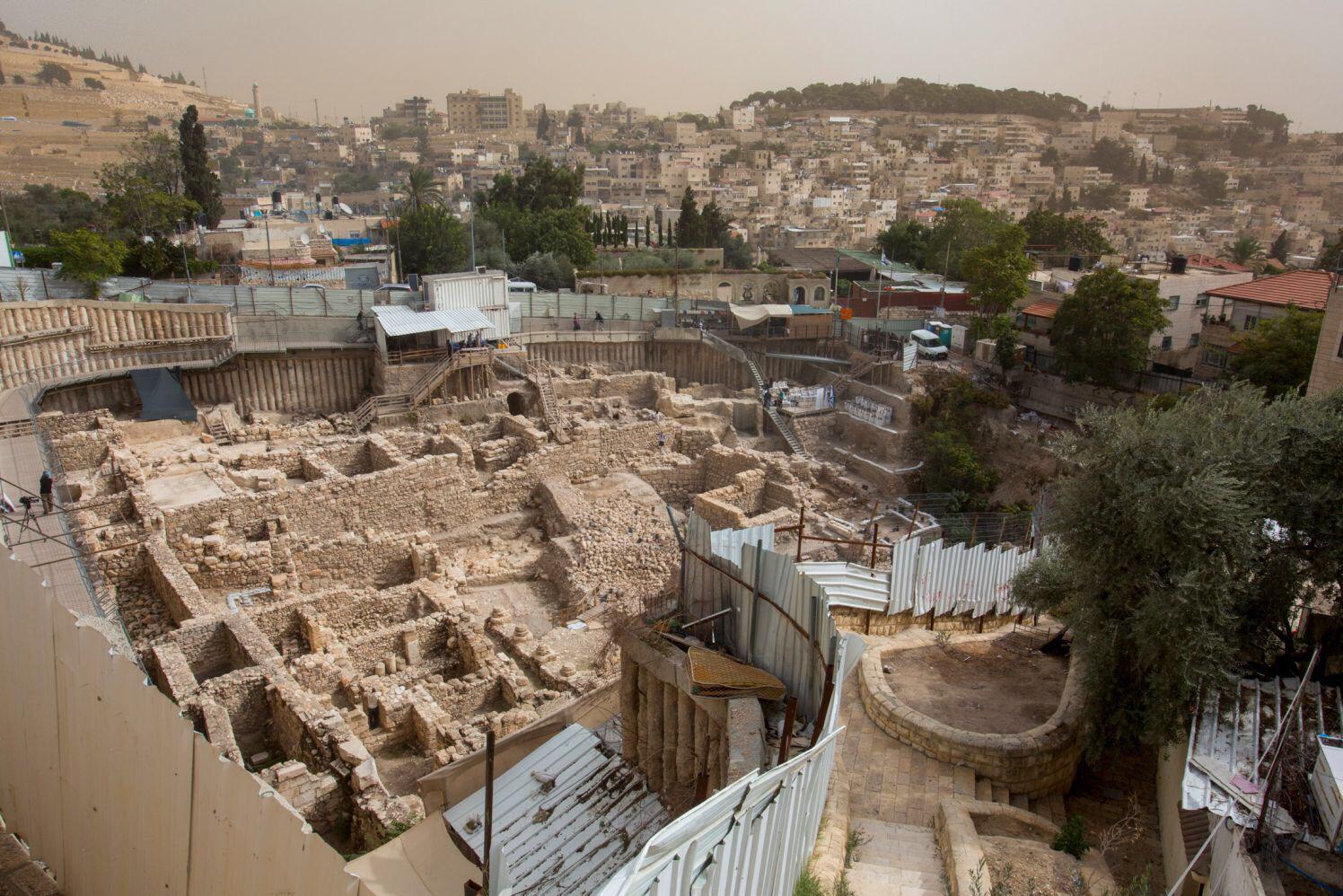 سُلطة الآثار "الإسرائيلية" توقف التنقيب في سلوان خوفًا من حدوث إنهيار