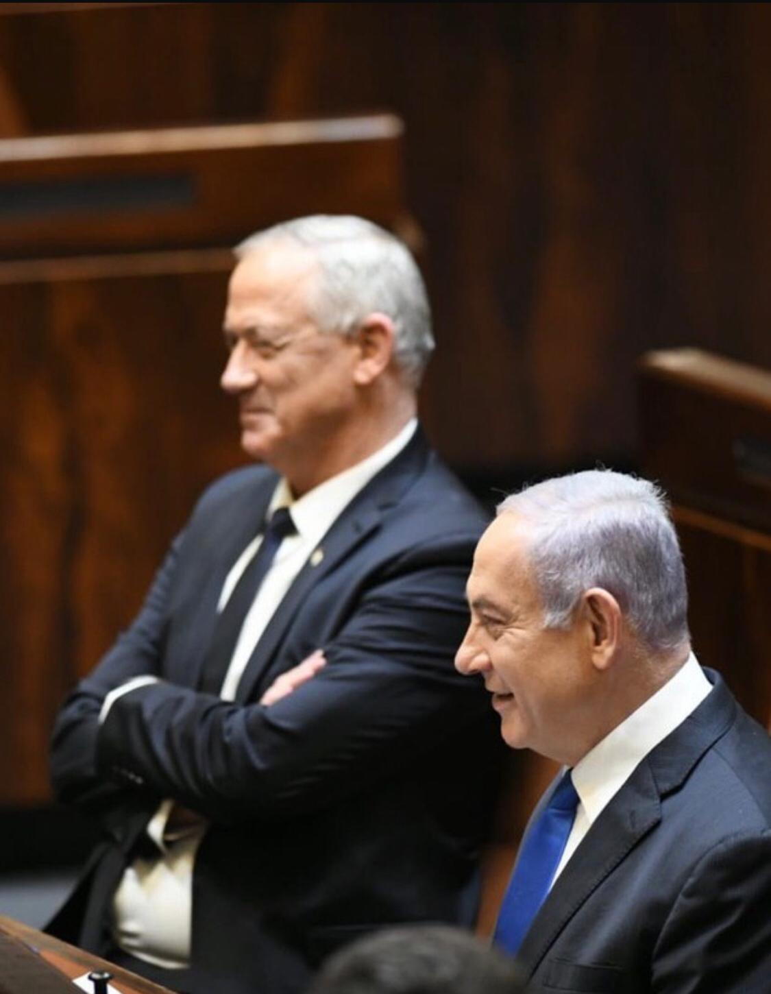 اجتماع لعدد من قيادات العدو مع سفير الولايات المتحدة الأمريكية