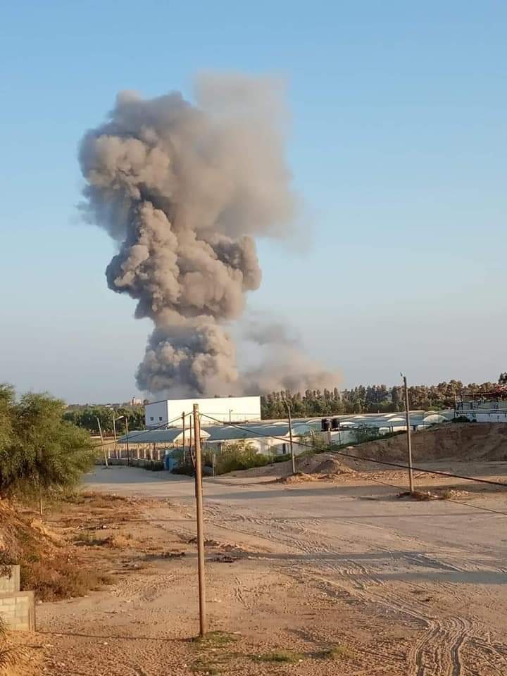 طائرات العدو تشن غارات على قطاع غزة