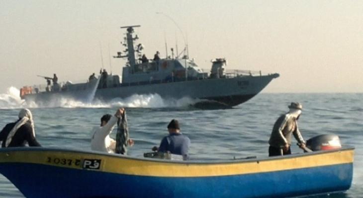 جيش الاحتلال يُطلق النار على الصيادين بعد فرض حصار بحري