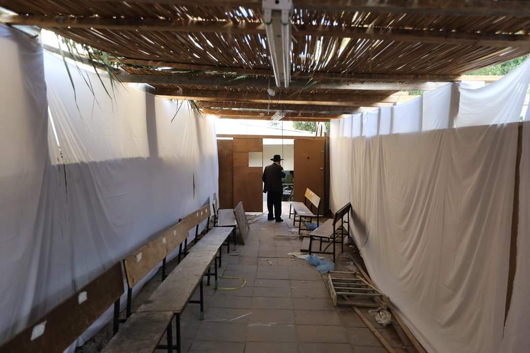 لصلاة العرش: سيتم توزيع 300 كشك و خيمه على المجتمعات والمعابد اليهودية في بني براك