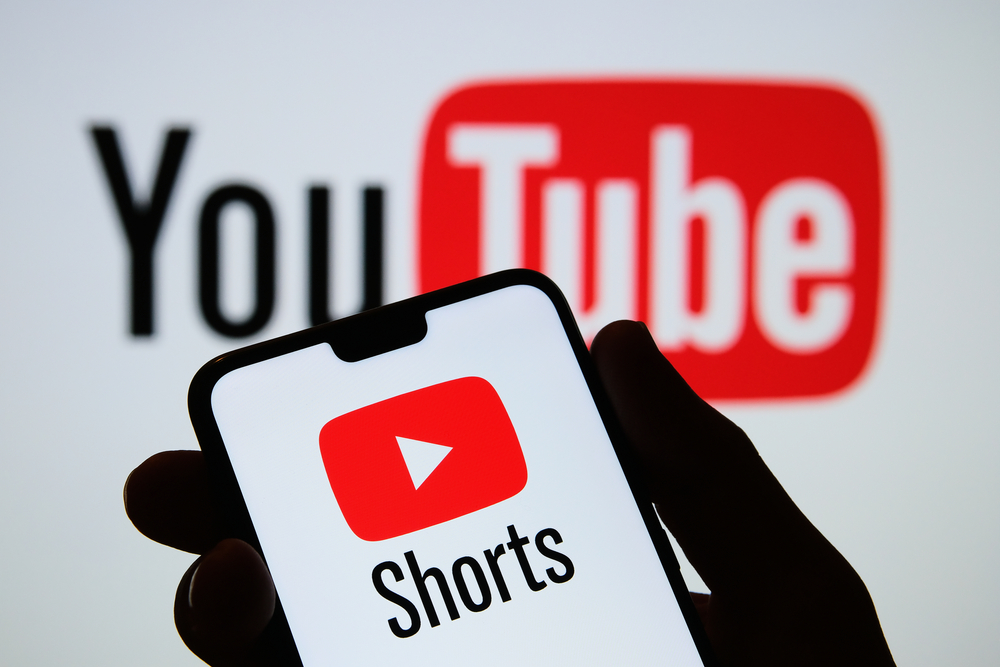 يوتيوب تكشف عن YouTube Shorts لمنافسة تيك توك