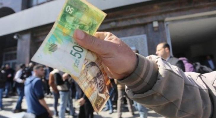 تأجيل بدء سريان الأمر العسكري الخاص بمصادرة رواتب الأسرى