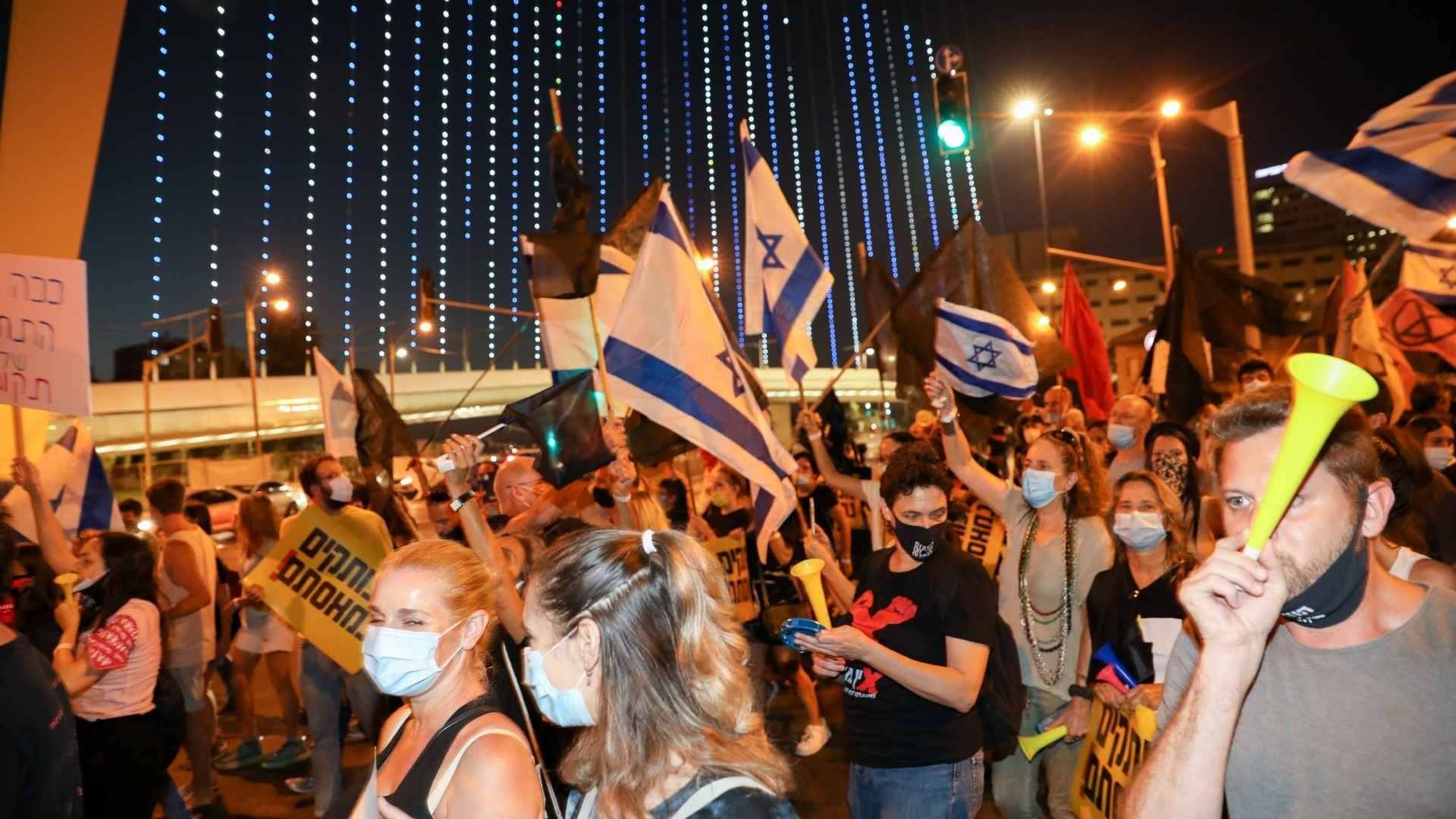 إستمرار التظاهرات ضد رئيس حكومة الاحتلال في مدن مختلفة من الكيان