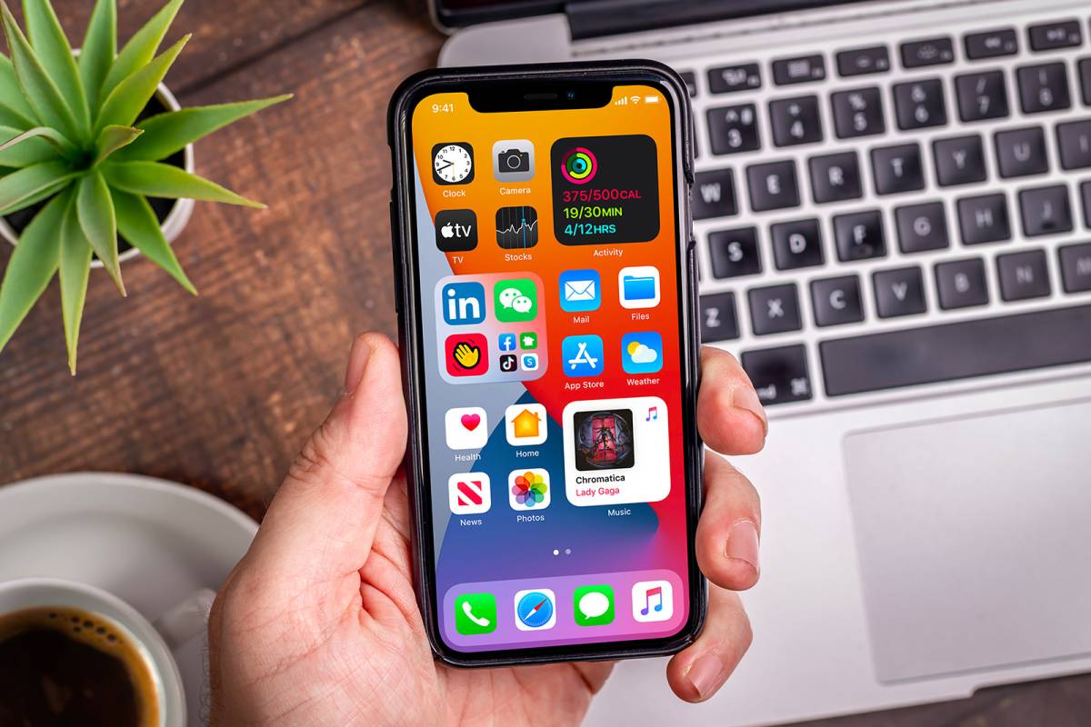 خلل في iOS 14 يمنع إظهار الإشعارات والتنبيهات بالرسائل الجديدة