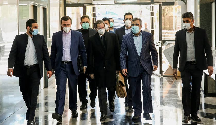 الصفقة النووية المؤقتة مع إيران توفر الوقت لبايدن