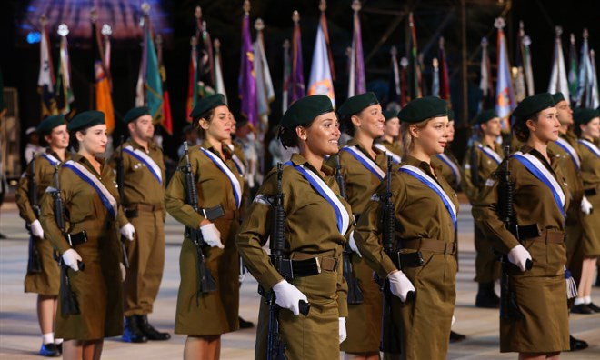 إنخفاض عدد النساء المُلتحقات بجيش الاحتلال