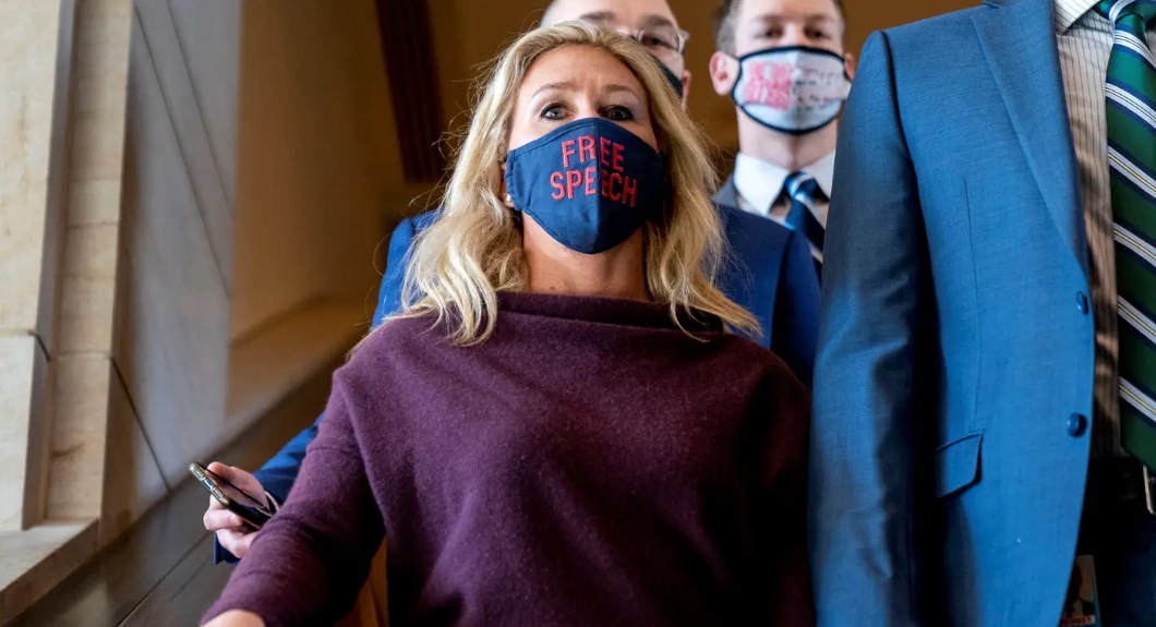 بعد اتهامات بمعاداة السامية، تجريد النائبة جرين من تكليفات رفيعة المستوى