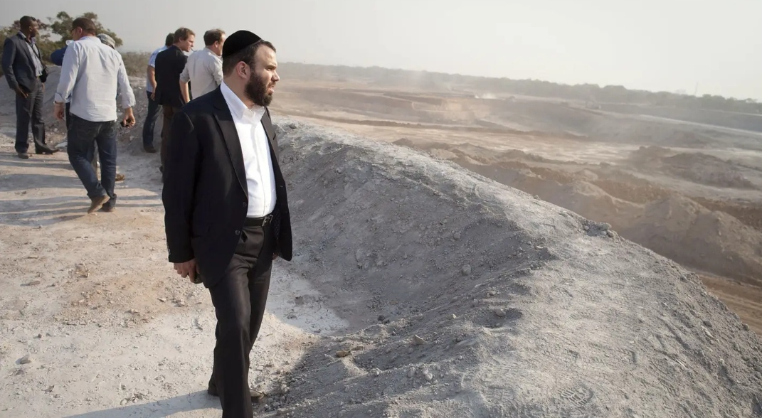 إدارة بايدن تعيد فرض العقوبات على قطب التعدين “الاسرائيلي” جيرتلر