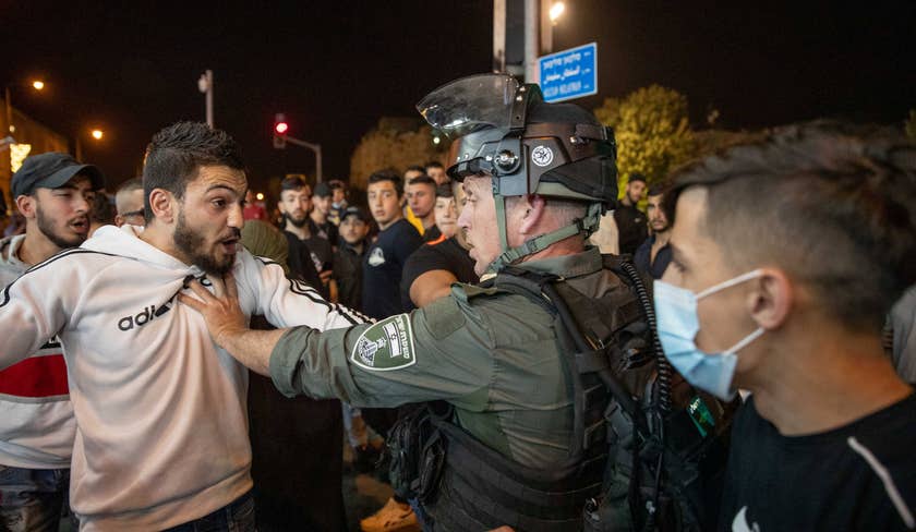 تحليل | عدم اليقين بإجراء الانتخابات الفلسطينية يشعل النيران في القدس