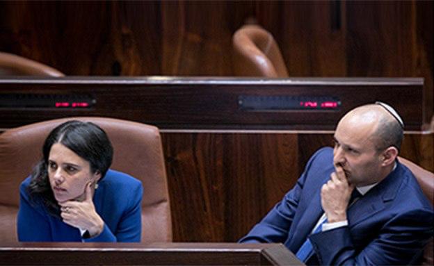 مُنذ عقد من الزمان؛ نفتالي مضمون بالجيبة