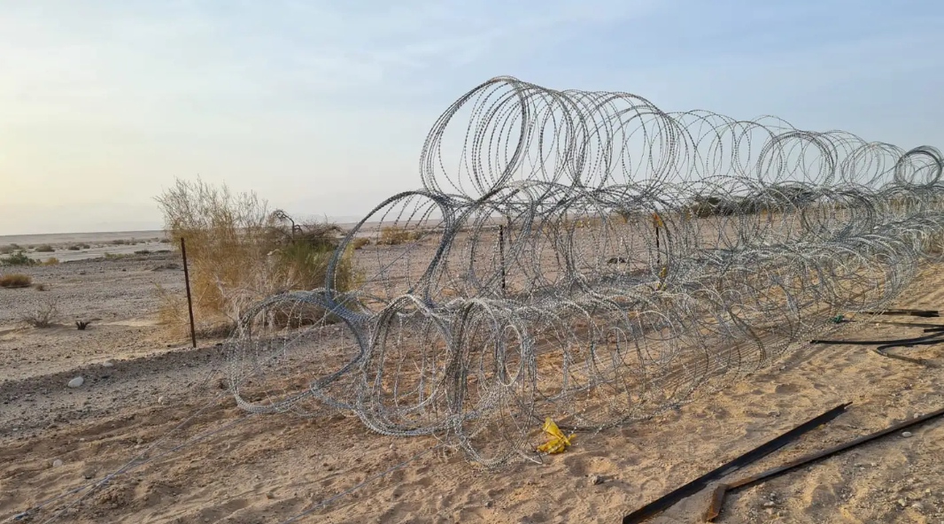 جيش الاحتلال “الاسرائيلي” يعيد النظر في بناء السياج الحدودي مع الأردن