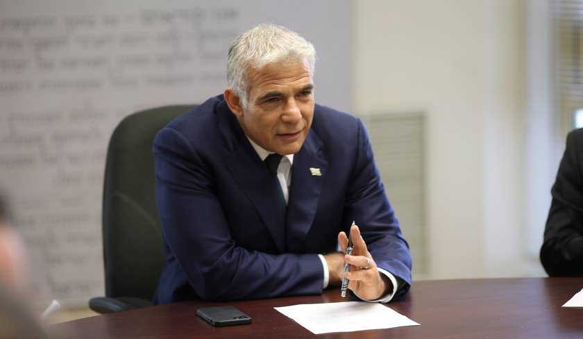 لبيد وبلينكين يجتمعان في روما اليوم الأحد لمُناقشة مُفاوضات الصفقة النووية الإيرانية