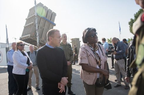 "إسرائيل للولايات المتحدة: يجب أن تكون المُساعدات للبنان مشروطة بقُيود على حزب الله"