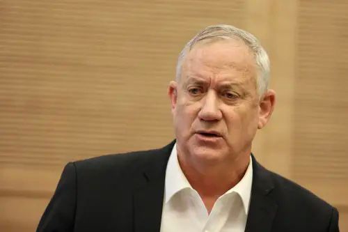 اعتقال "إسرائيلي" كان يعمل في منزل وزير جيش العدو للإشتباه بتقديم معلومات لإيران