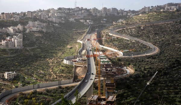 الاحتلال لا يضر بالفلسطينيين فقط، بل يضر بالكوكب أيضاً