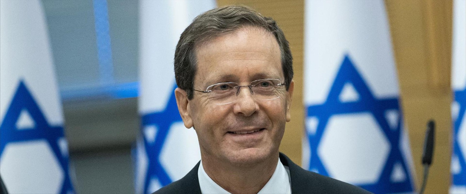 رئيس الكيان: يجب إنهاء الخطر النووي الإيراني باتفاق أو بدونه