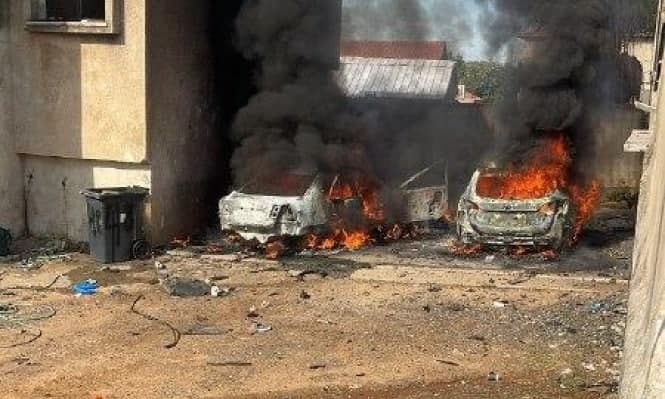 بالصور: انفجار سيارة في الرملة بالداخل المُحتل