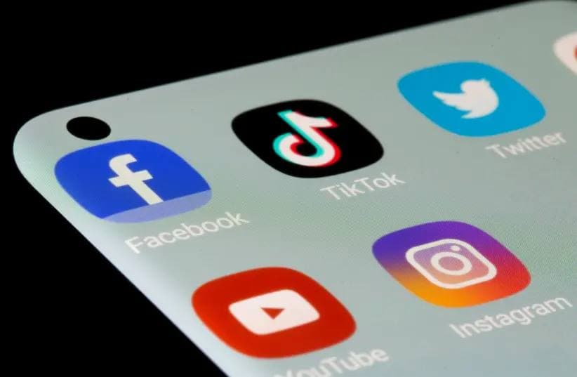 "إسرائيل" تُدرب نُجوم التيك توك والانستجرام لحملة دبلوماسية عبر الإنترنت