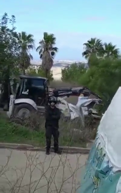 بالفيديو: جيش العدو يقوم بإخلاء هياكل المدرسة الدينية في حومش