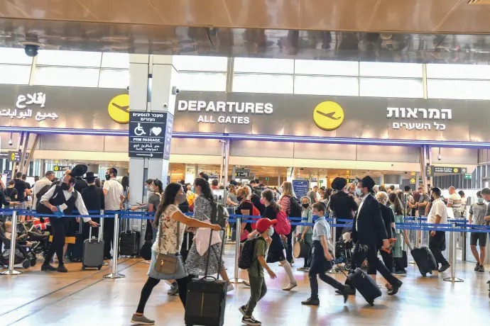 بسبب الإهمال في مطار بن غوريون: دُخول العشرات من مُصابي أوميكرون للكيان
